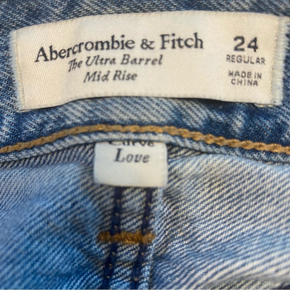 Abercrombie & Fitch the Ultra Barrel midrise jeans curve love size 24 regular - Picture 7 of 10